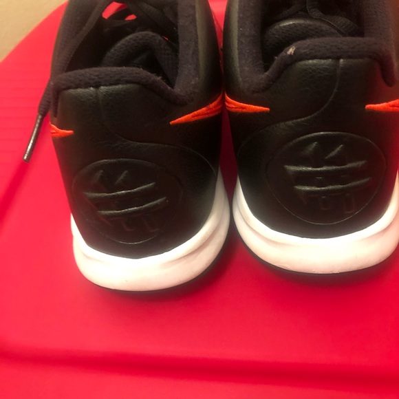 Nike Youth 7Y Sneakers - Picture 5 of 5